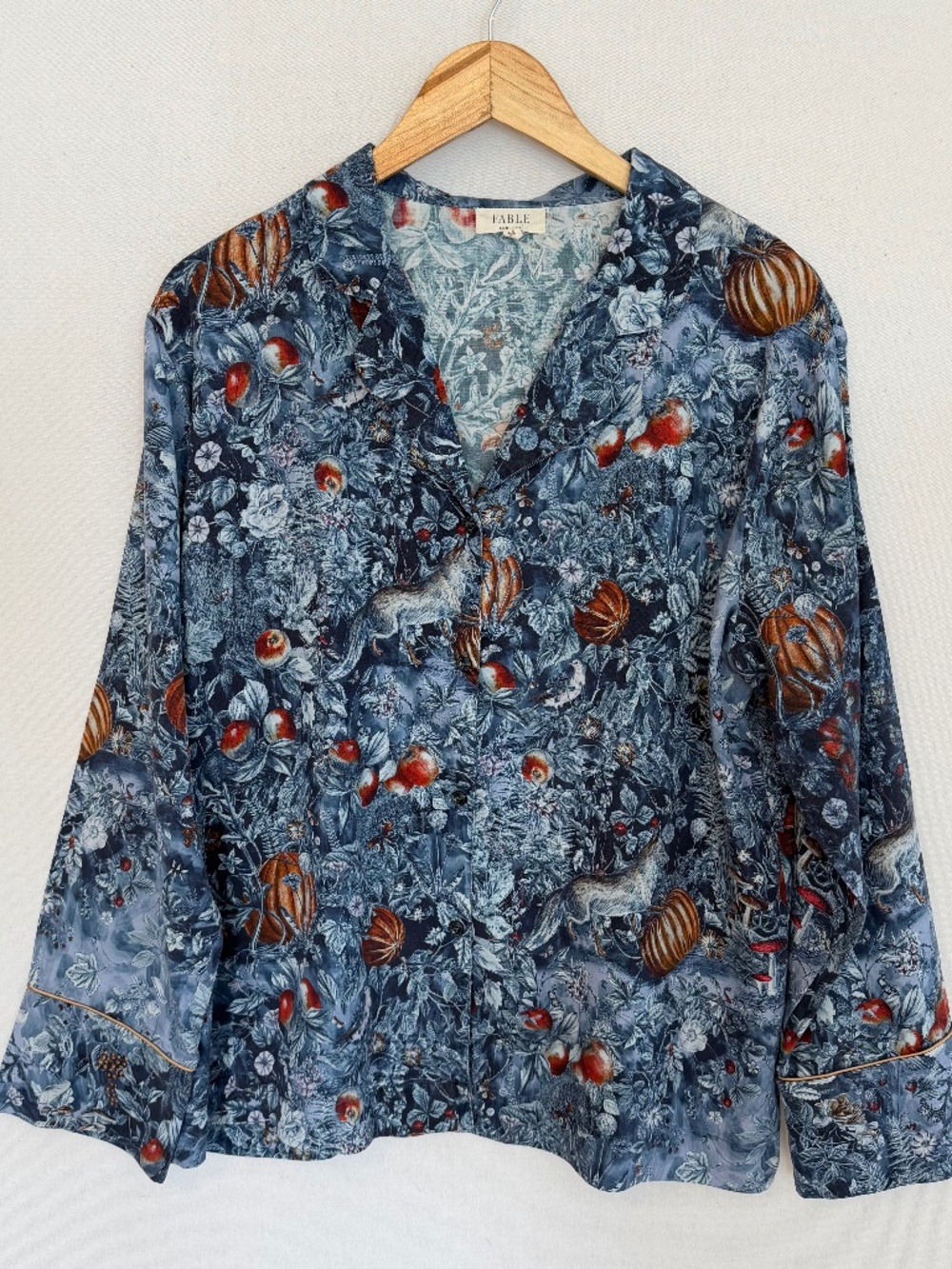 FABLE ENGLAND Women’s Medium Nocturnal Garden Pyjamma Top in Midnight Blue